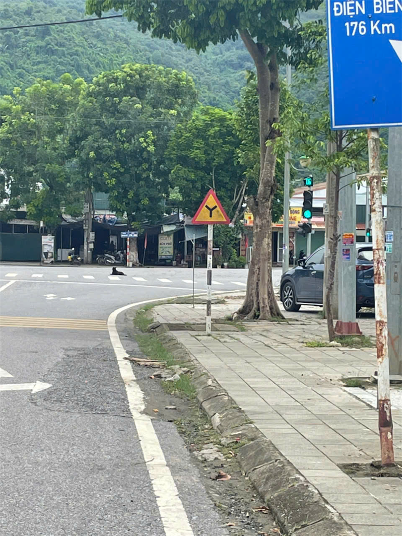 ảnh hiện trường giao thông ngã ba chợ pa so.jpg